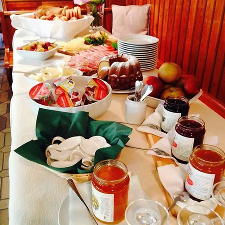 דירה Gasthaus Neuwirt Surheim *